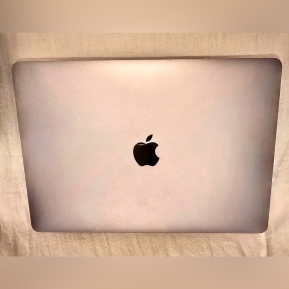 Apple MacBook Pro 13-inch (M2 2022) - Used Like New!